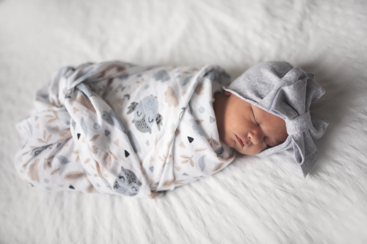  Copertina swaddle in mussola soffioni 120×120 cm Bellochi 2