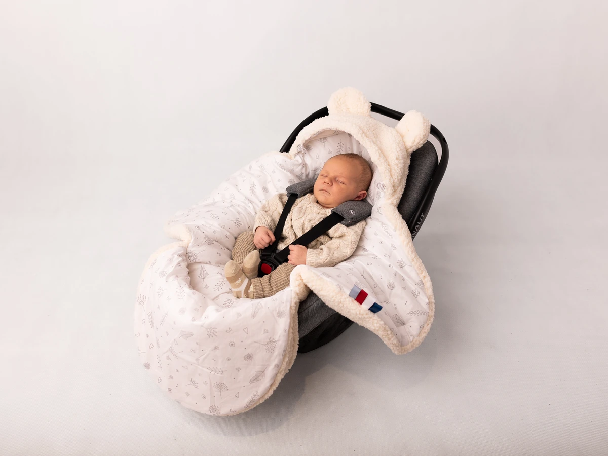  Copertina per seggiolino auto per bambini 90×90 cm bianca Orsacchiotto – Teddy white Bellochi 1